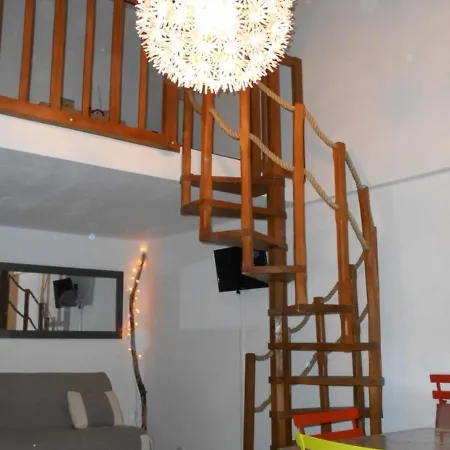 Moderne, Grande Terrasse Et Proche Commodites - Fr-1-723-92 아파트 아그